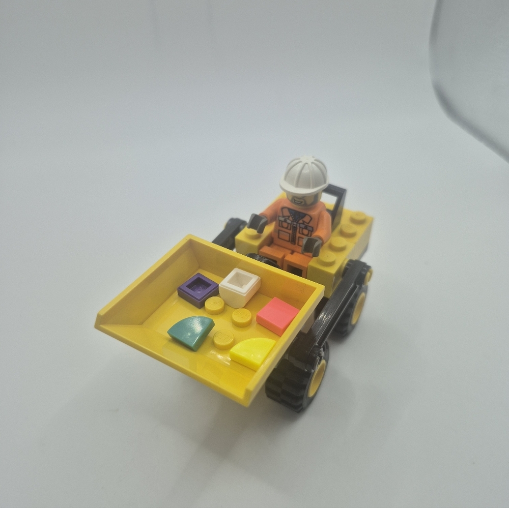 6470-1 Mini Dump Truck 100% Complete Lego 2000 (No Instructions/Box)